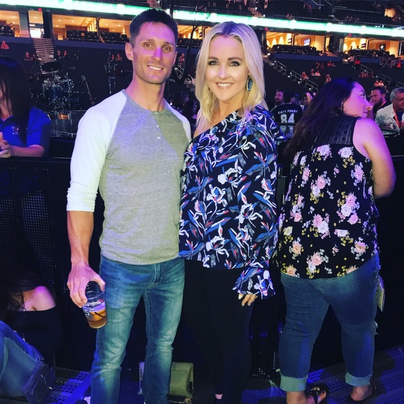 Meet your Posher, Kayla - Picture 2 of 3